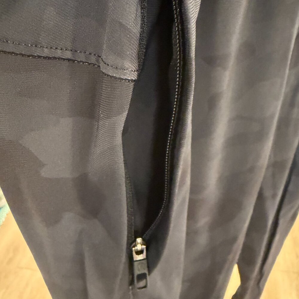 Men's Lululemon Surge Joggers 29" Inseam - Picture 6 of 12